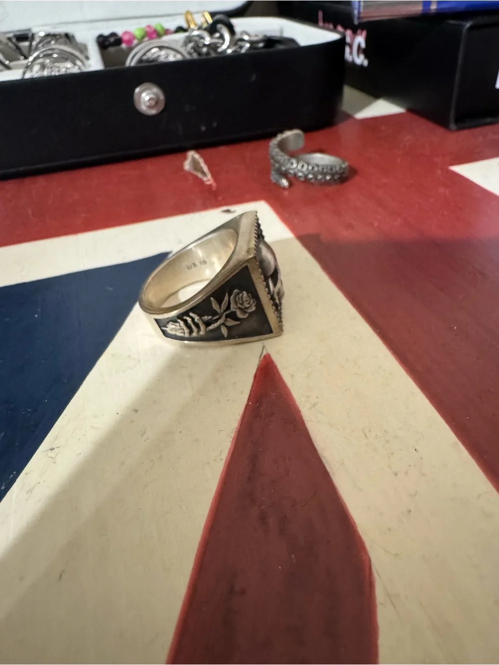 Revenge Skull Signet Ring - Silver Tone